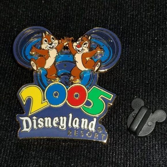 Disney Pin Chip Dale Disneyland 2005 Collection Mickey Ears Background 35427 PoP - Picture 8 of 9